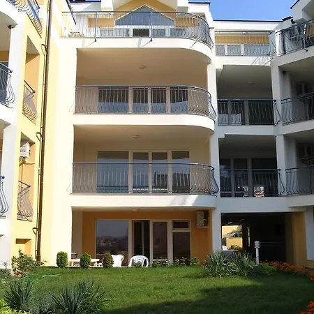 Golden Wave شقة *