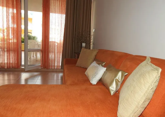 Golden Wave アパート